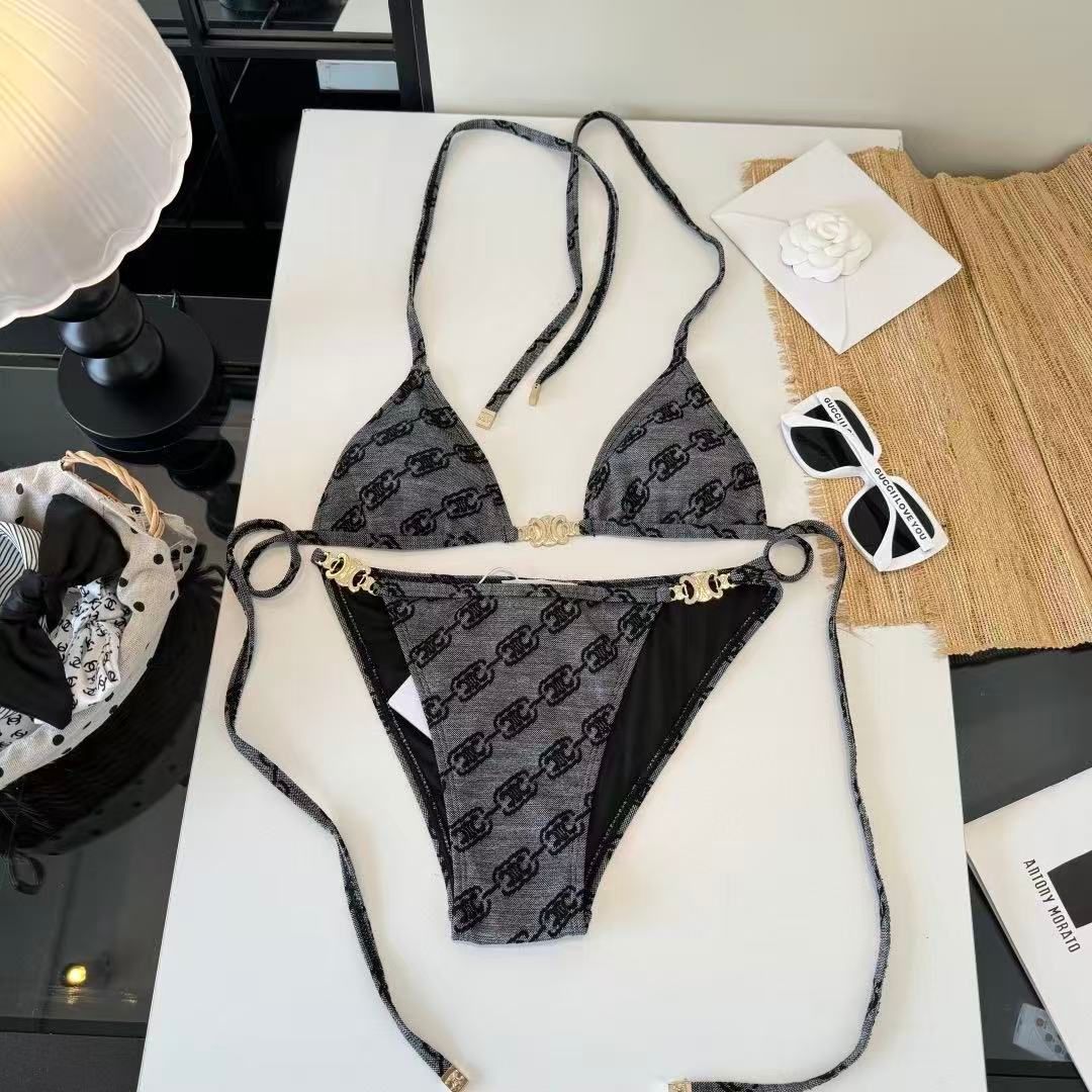 Bikini Set Triomphe Monogramma Nero con Dettagli Oro
