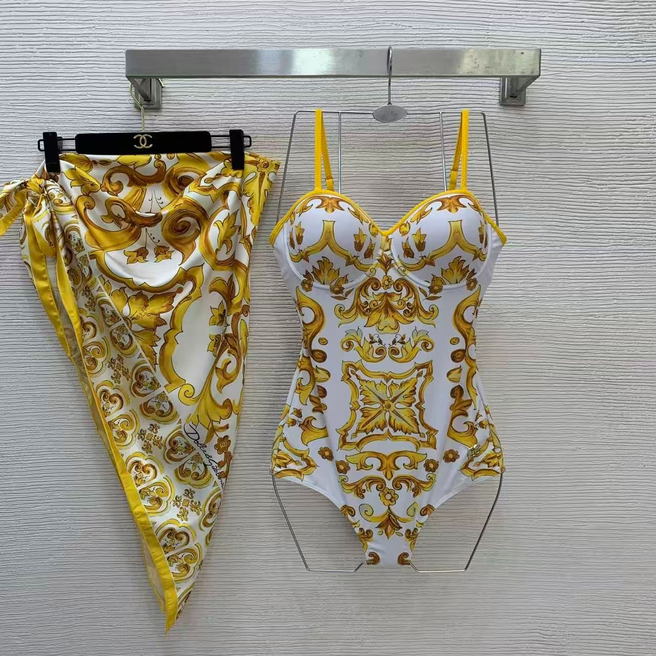 Costume Intero Stile Corsetto con Stampa Barocco Oro
