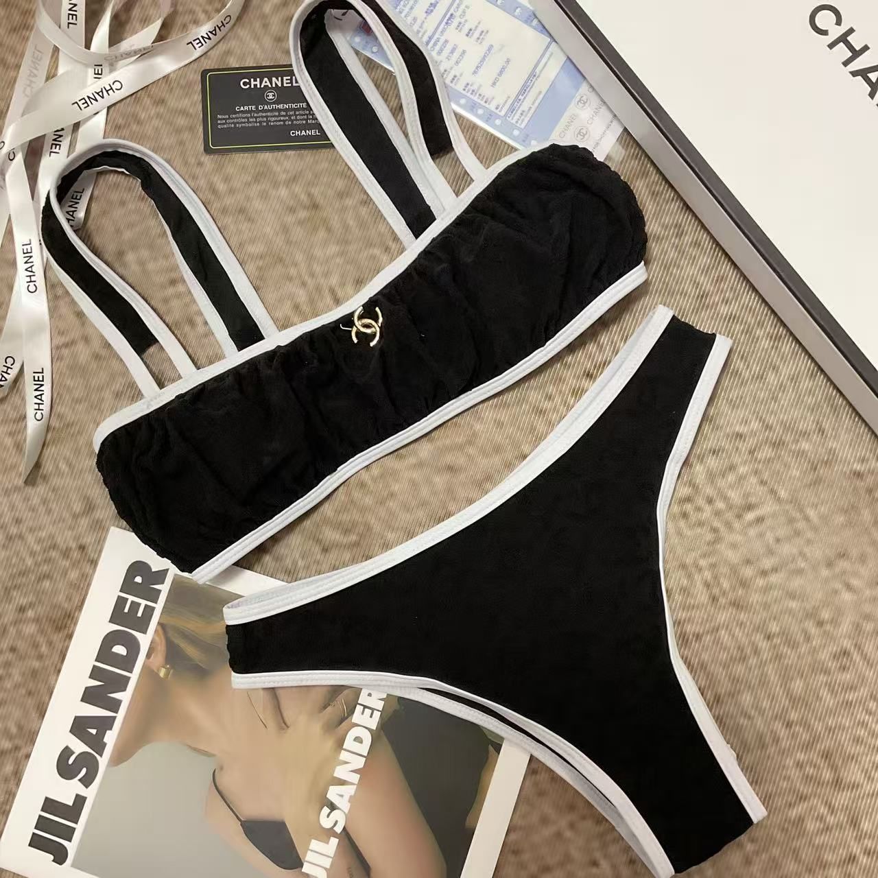 Bikini Set Bralette Nero Profilo Bianco