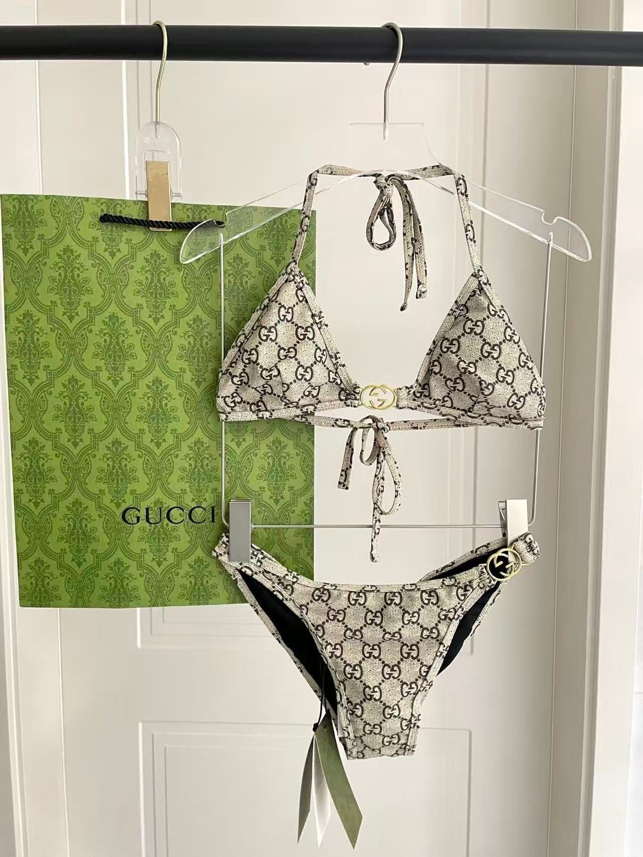 Bikini in jersey stretch con stampa GG gold e nero