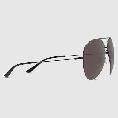 Men's black pilot sunglasses with gray lenses