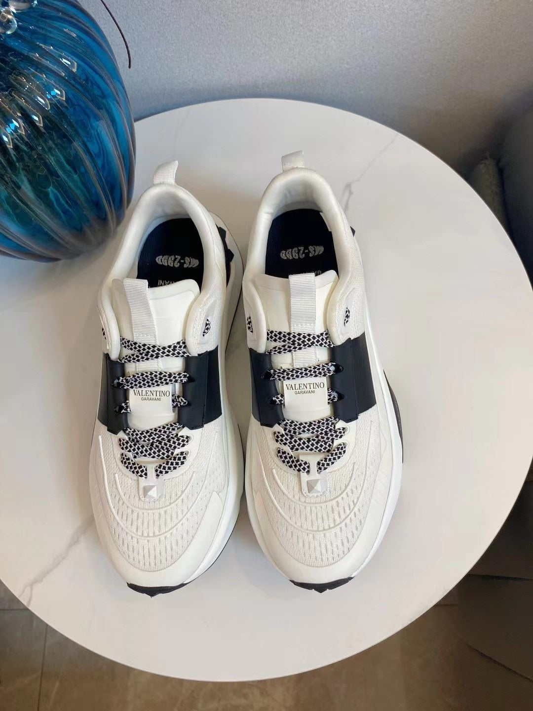 True Act Low Top Sneaker In Mesh Black/ White