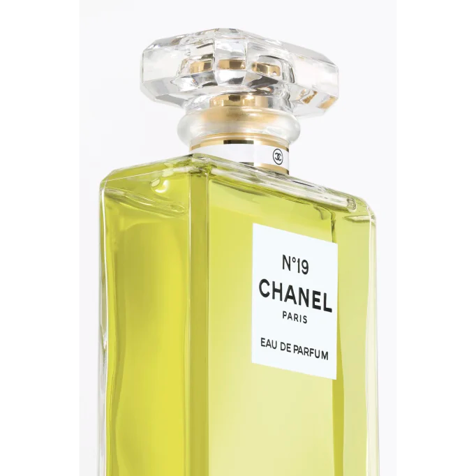 N°19 EAU DE PARFUM 100 ml