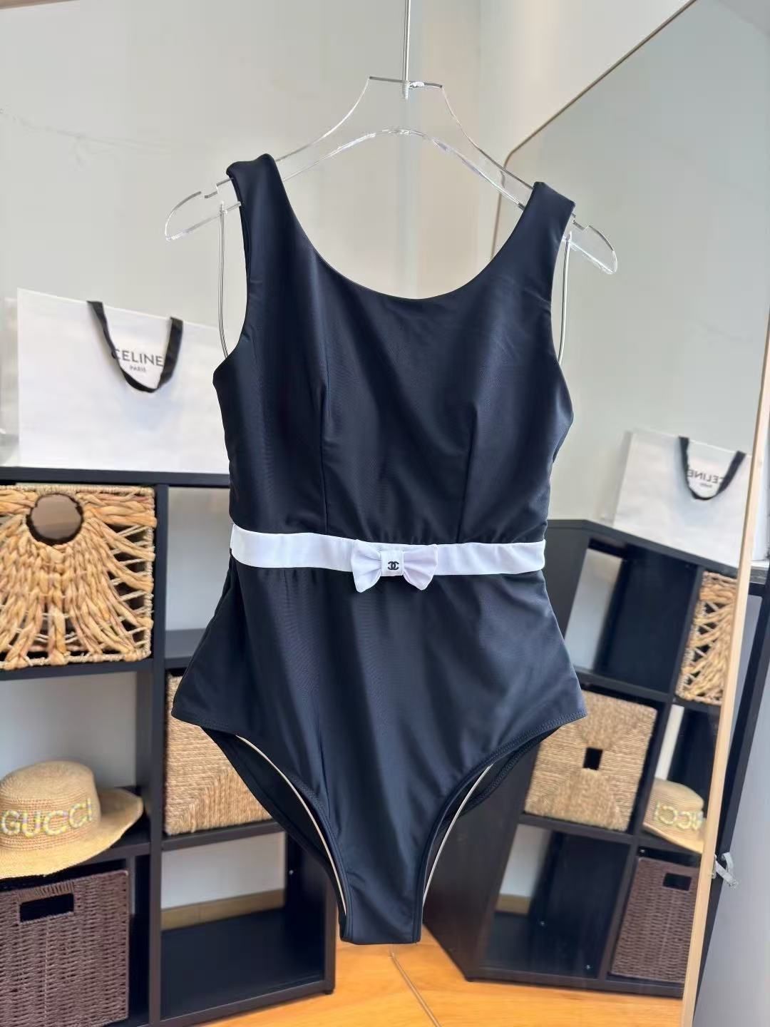 Costume Intero Nero con Fiocco Bianco