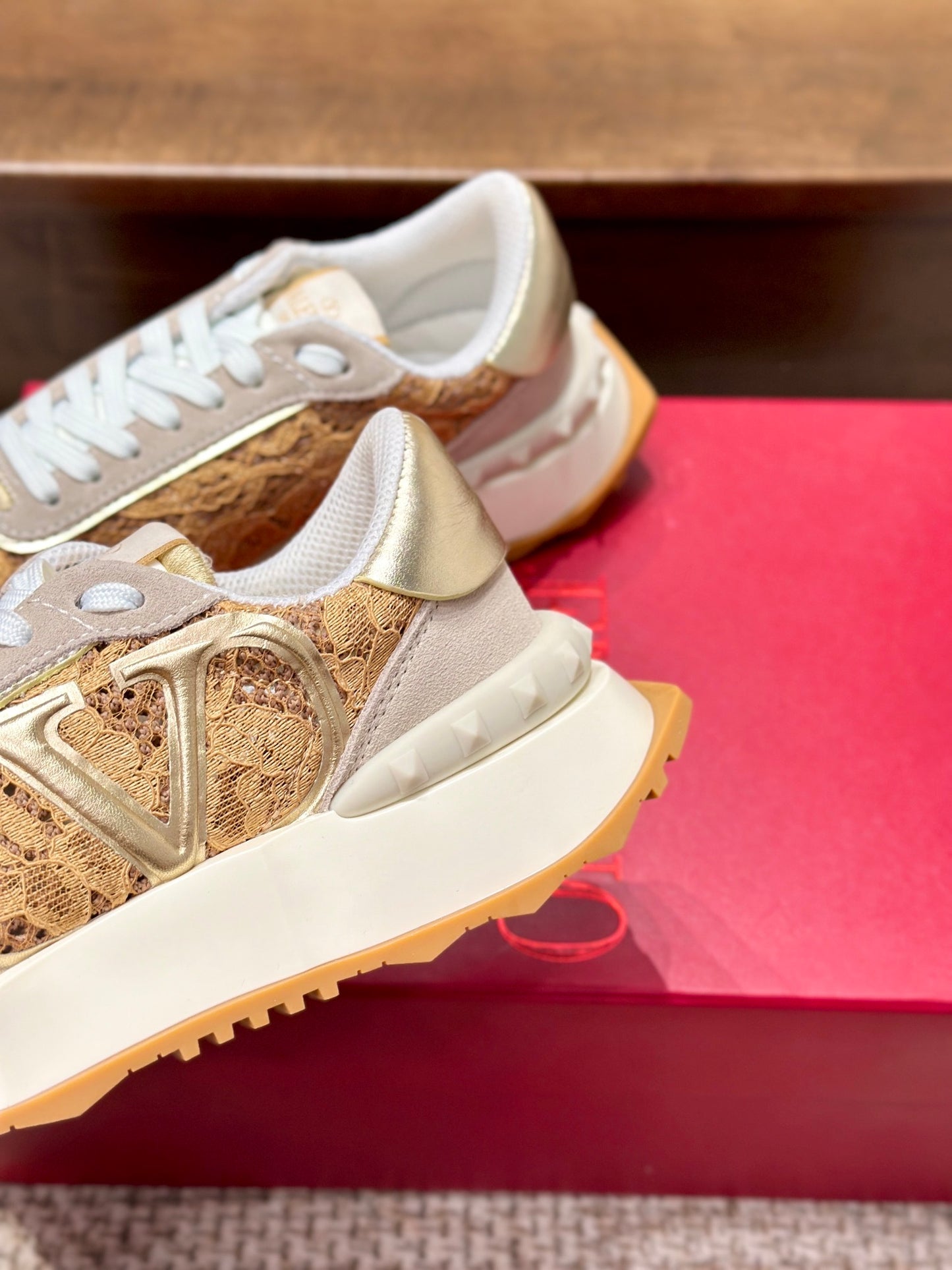 Lacerunner suede-trimmed Gold