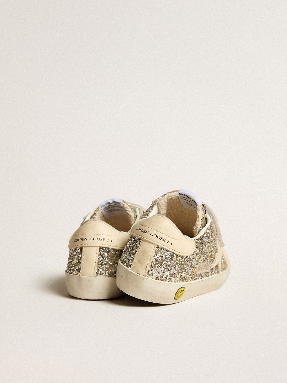 Old School Young in glitter platino con stella e talloncino in pelle
