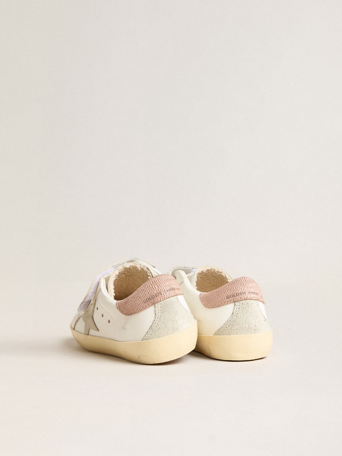 Old School Young in pelle con stella in suede grigia e talloncino rosa antico
