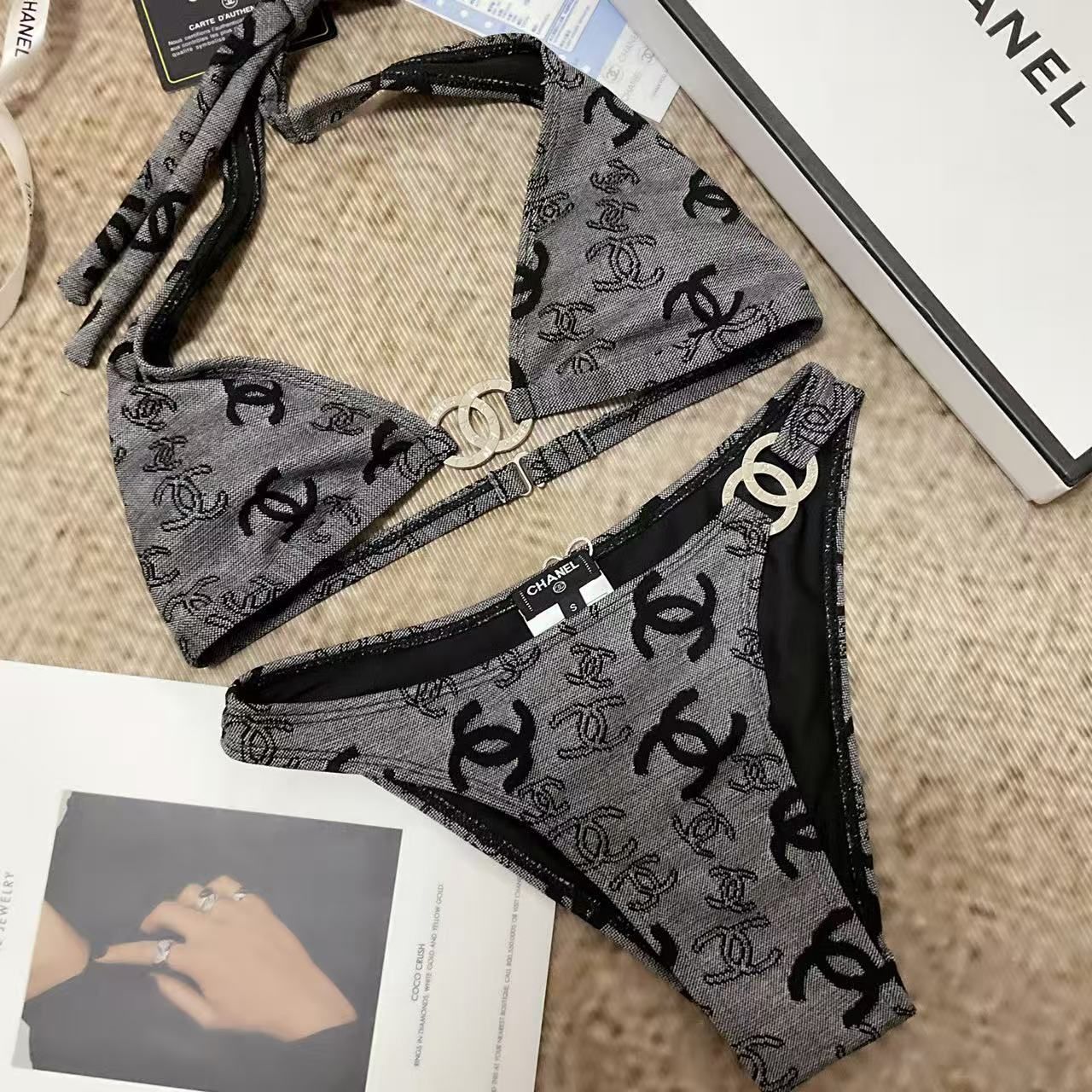 Bikini Set Monogramma Grigio Logo Oro