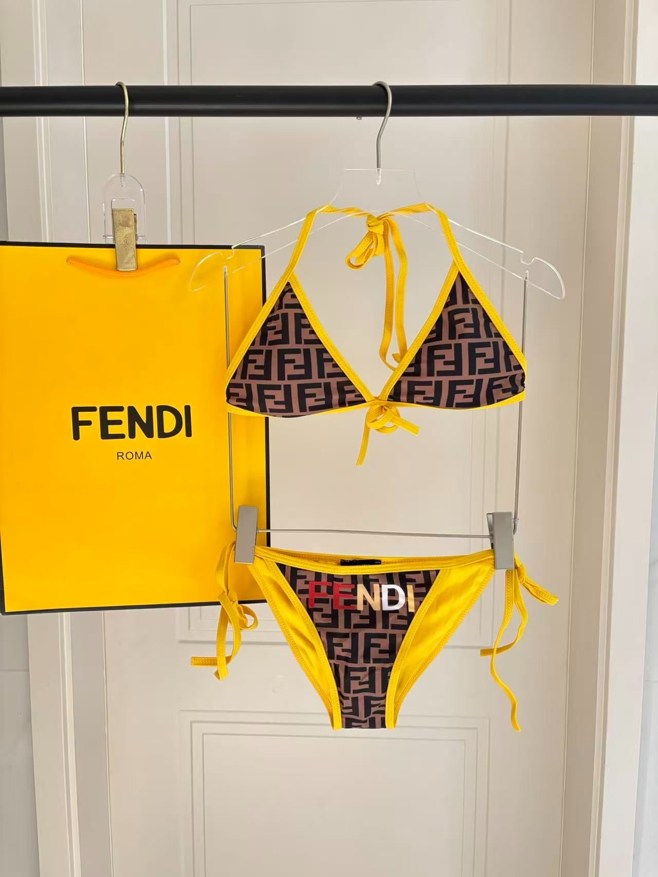 Bikini a Triangolo con Motivo Logo FF e Profilo a Contrasto
