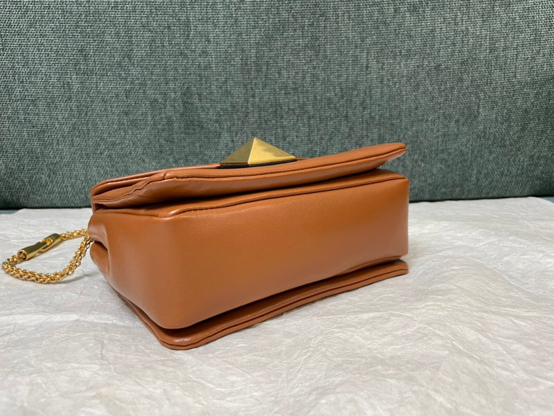 BORSA A TRACOLLA IN PELLE ONE STUD MARRONE