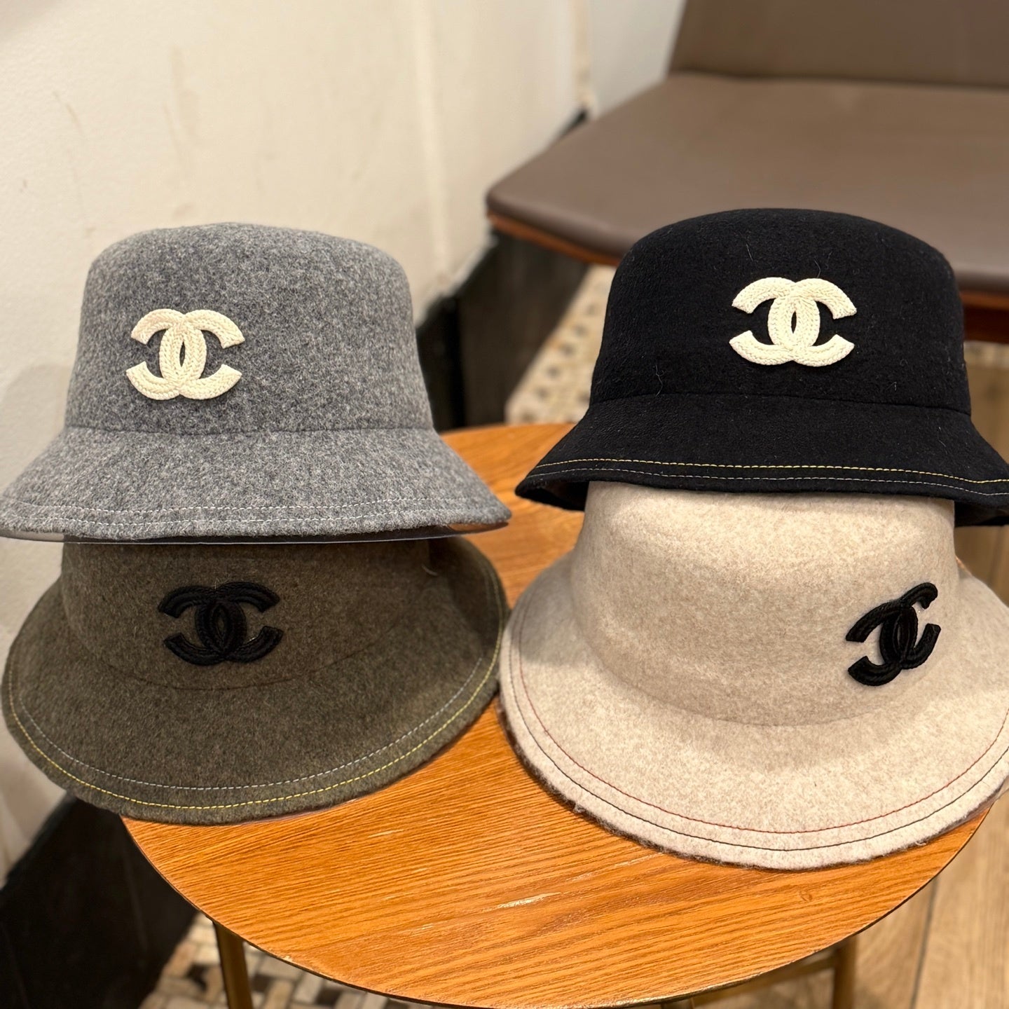 Cappello a secchiello in misto cashmere/lana