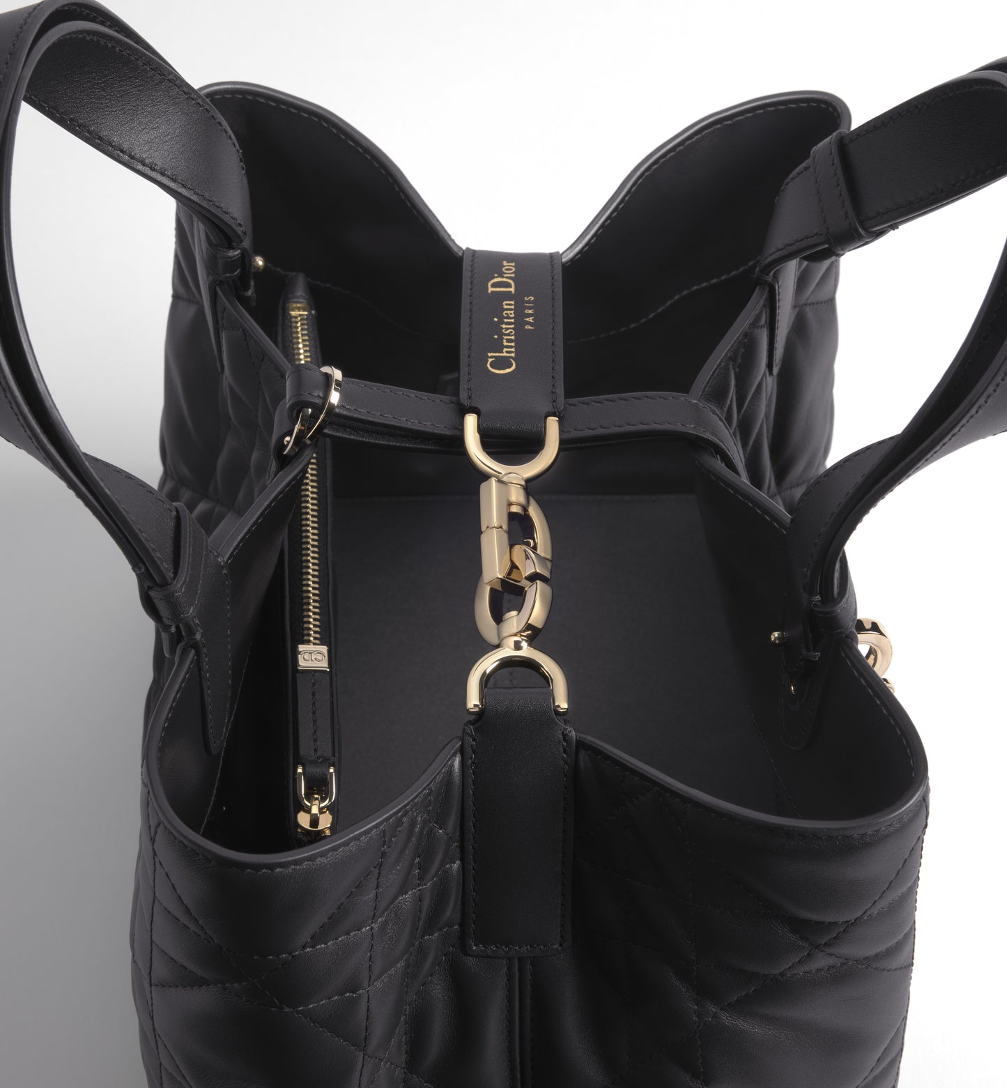 Borsa Media Toujours Nera