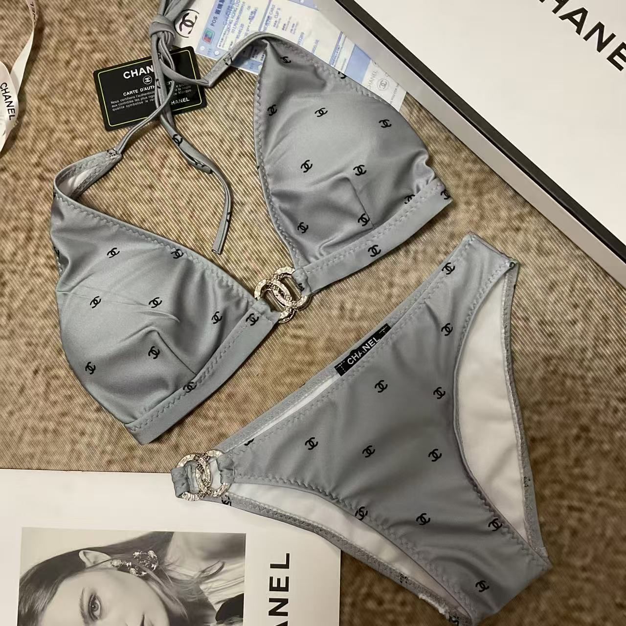 Bikini Set Monogramma Argento Logo Oro