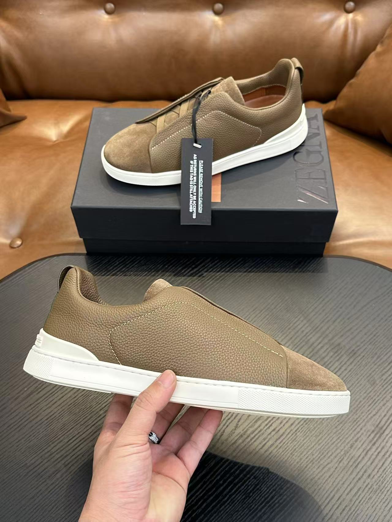 Toupe Triple Stitch SECONDSKIN Sneakers