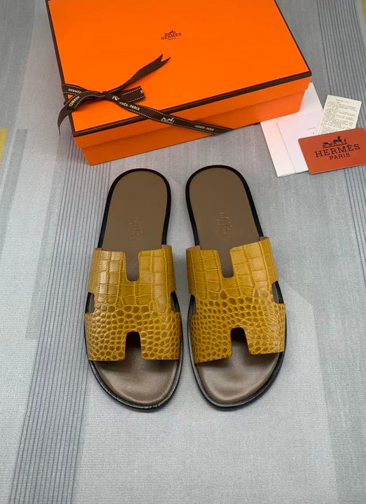 Men's Izmir sandals in mustard crocodile-print leather