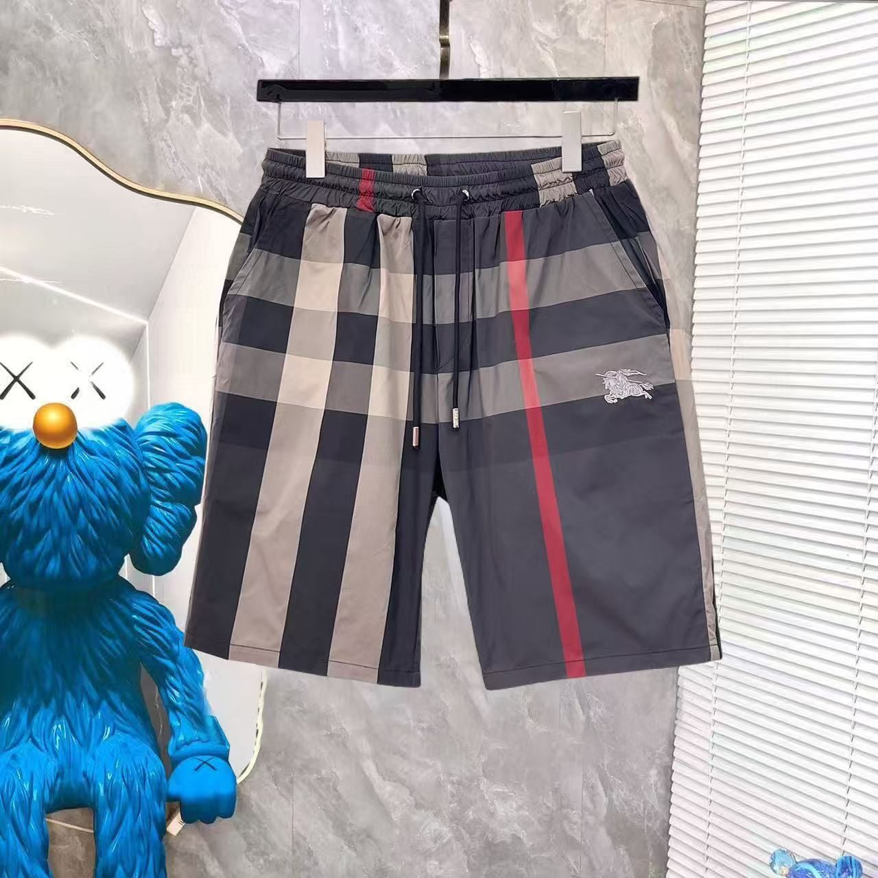 Costume da Bagno a Pannelli Check Grigio e Beige con Cavaliere Equestre