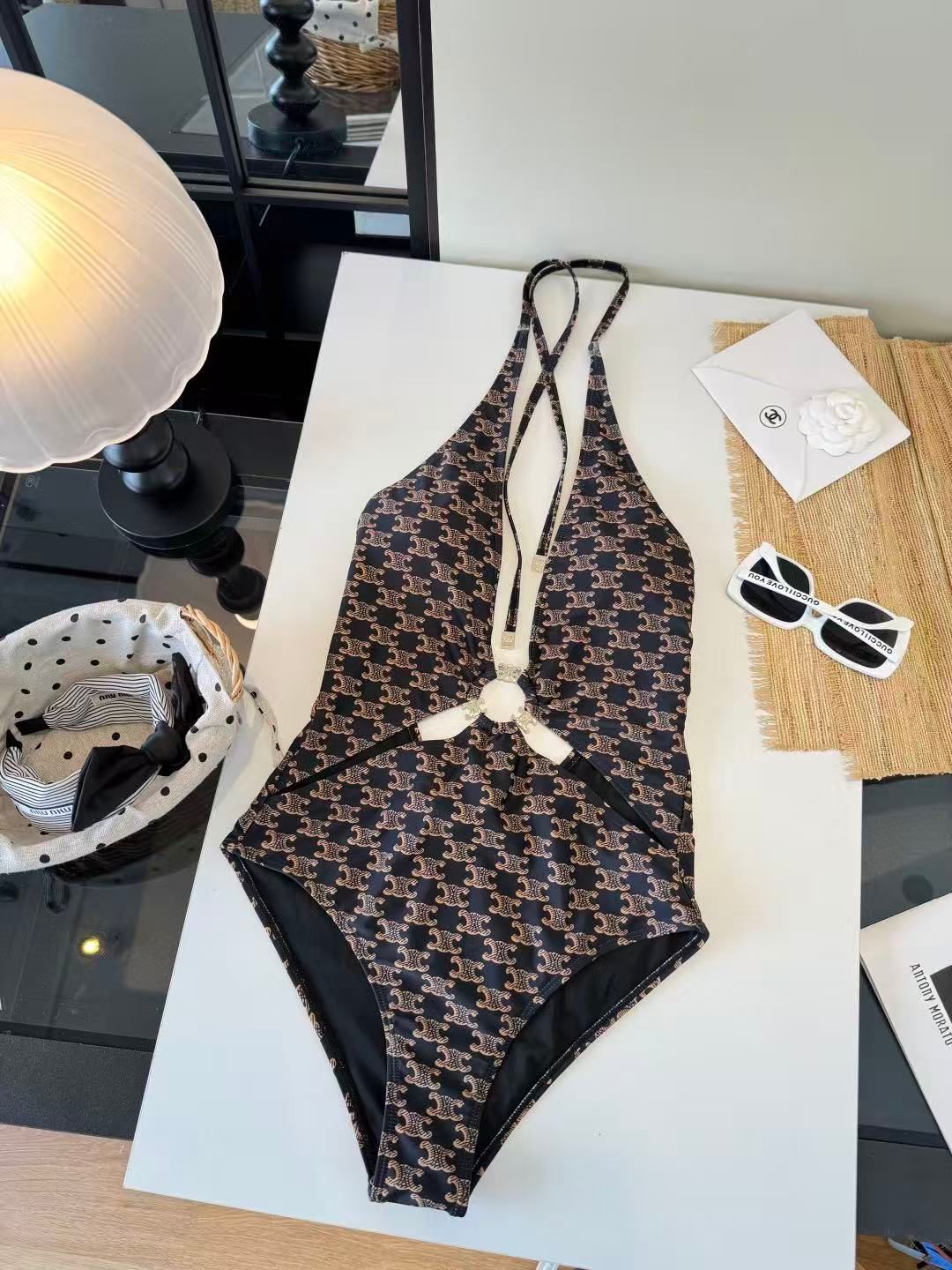 Costume Intero Triomphe Stampa con Dettagli Oro
