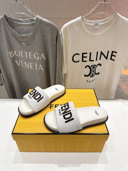Sunshine FF sandals in white raffia