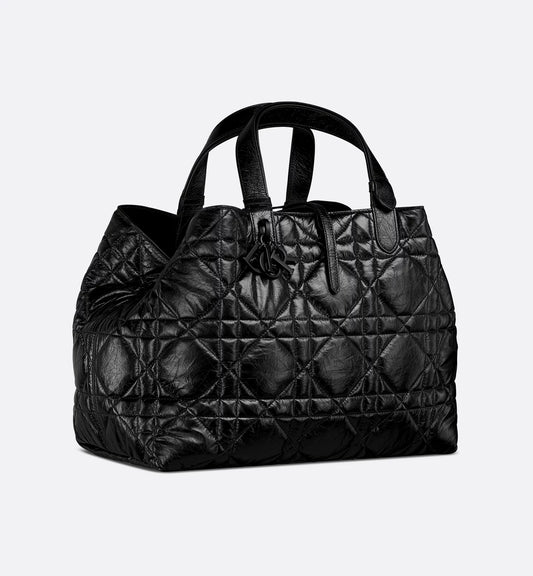Mittlere Toujours Tasche aus genarbtem schwarzem Kalbsleder mit Macrocannage-Motiv