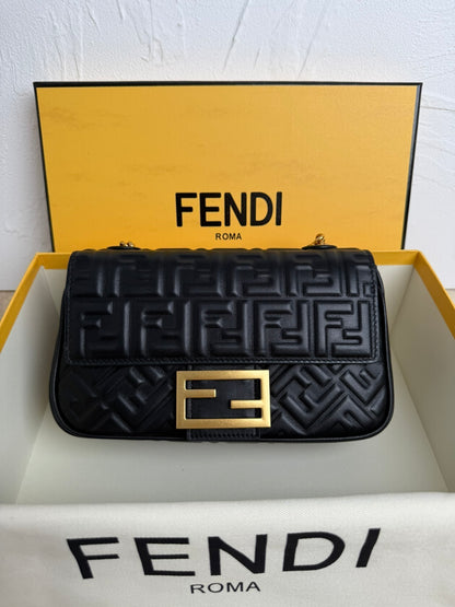 Portafoglio On Chain Baguette in nappa nero