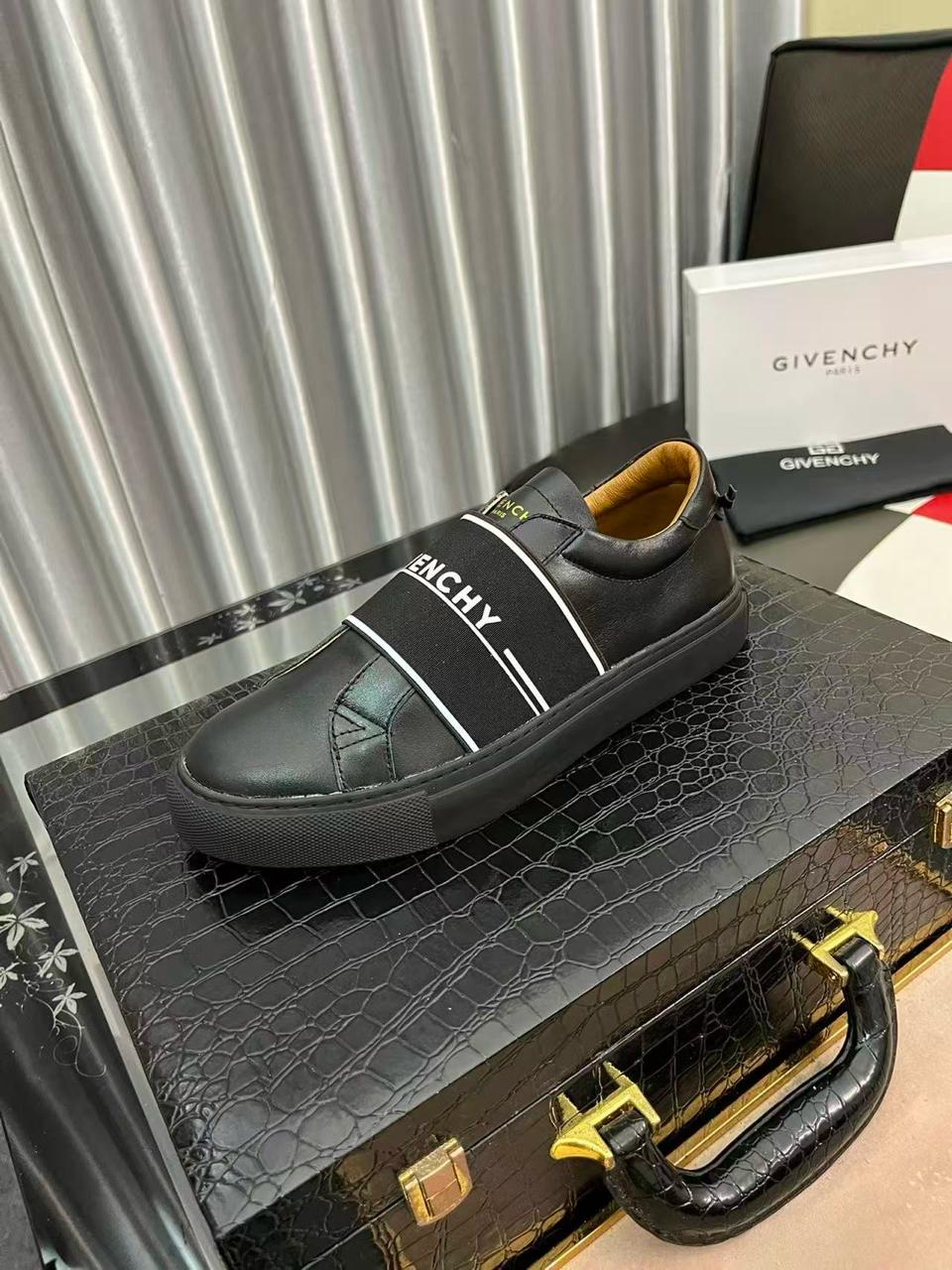Urban Street Sneakers all black