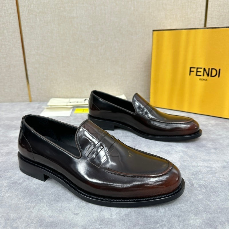 Mocassini in vernice con logo FF marroni