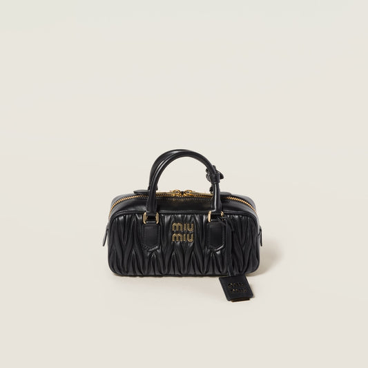 Klassische Arcadie-Tasche aus schwarzem, gestepptem Nappaleder
