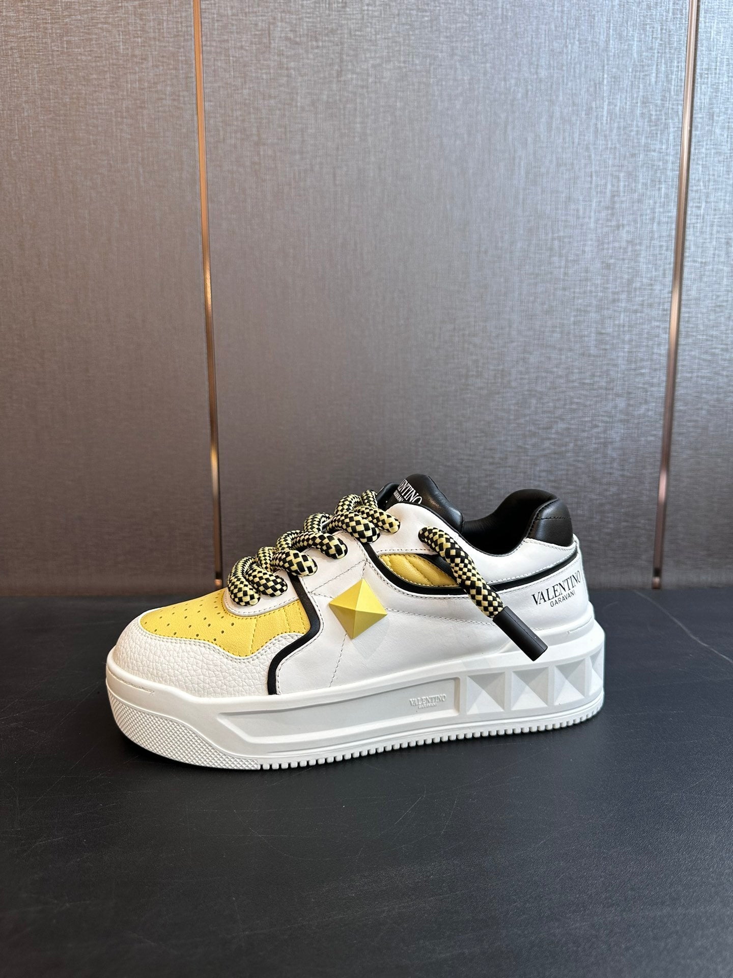 One Stud XL low-top sneakers in white/yellow nappa leather