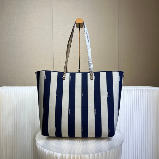 Borsa shopper grande reversibile in tessuto FF a righe Pequin e blu notte