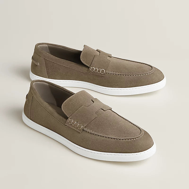 Job loafer in étoupe suede
