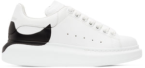 Weiße Oversized-Sneaker mit tiefer Fersenkappe