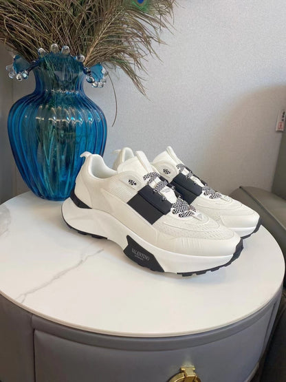 True Act Low Top Sneaker In Mesh Black/ White