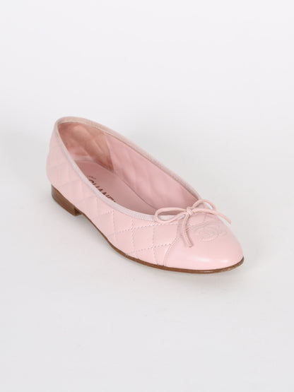 Pink quilted lambskin ballerinas