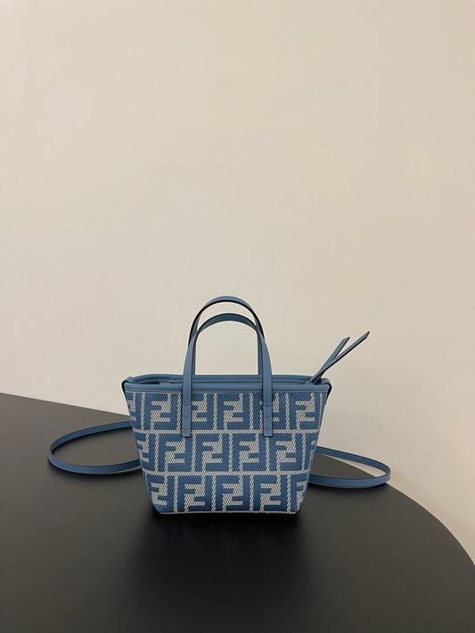 Borsa tote FF jacquard Mini Roll azzurra