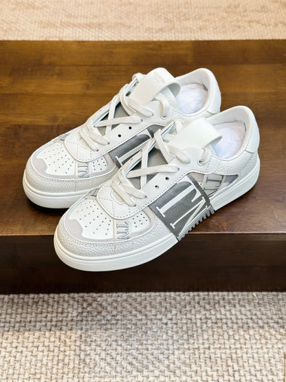 VL7N white/grey leather sneakers