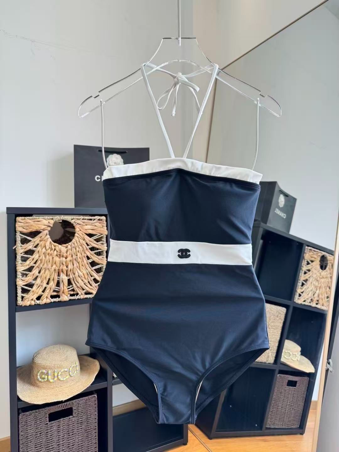 Costume Intero Bralette Bianco e Nero