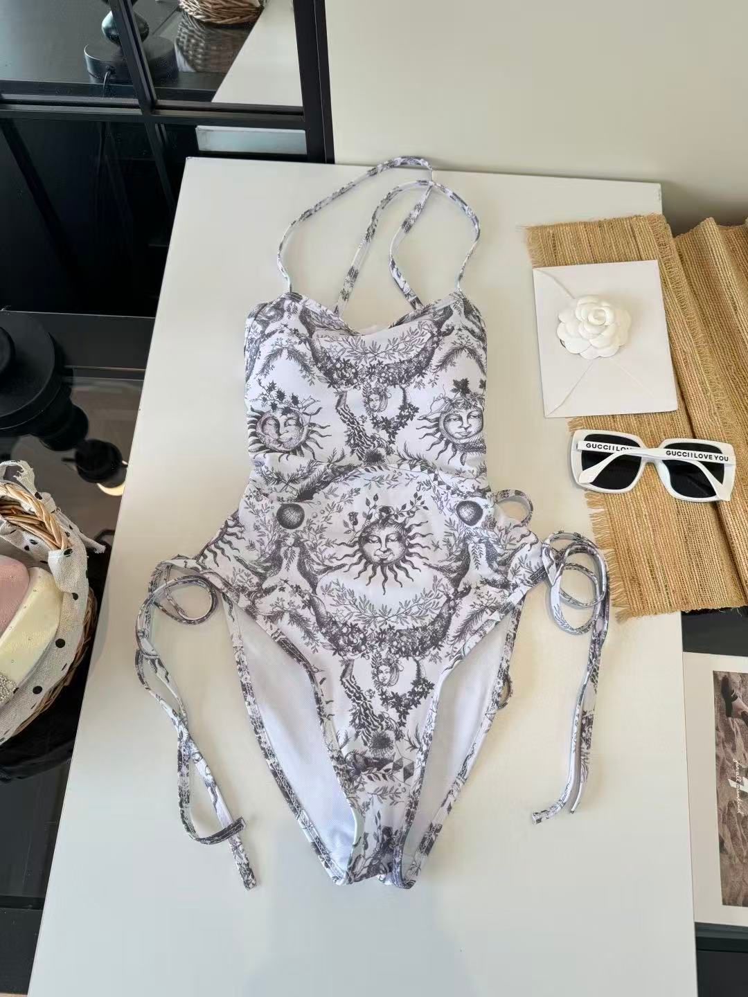 Costume Intero con Motivo Sole Celeste