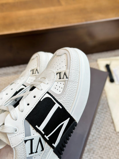 VL7N Sneakers in white/black leather
