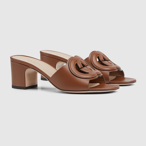Women's slider sandal with brown leather GG criss-cross straps