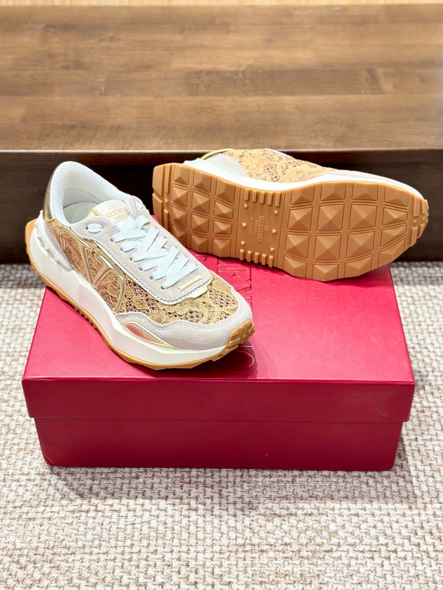 Lacerunner suede-trimmed Gold