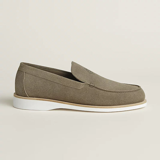 Low loafer in suede étoupe