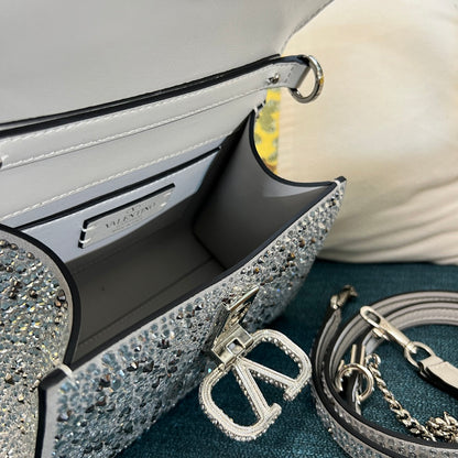 VSling mini borsa impreziosita da cristalli glitter bianca