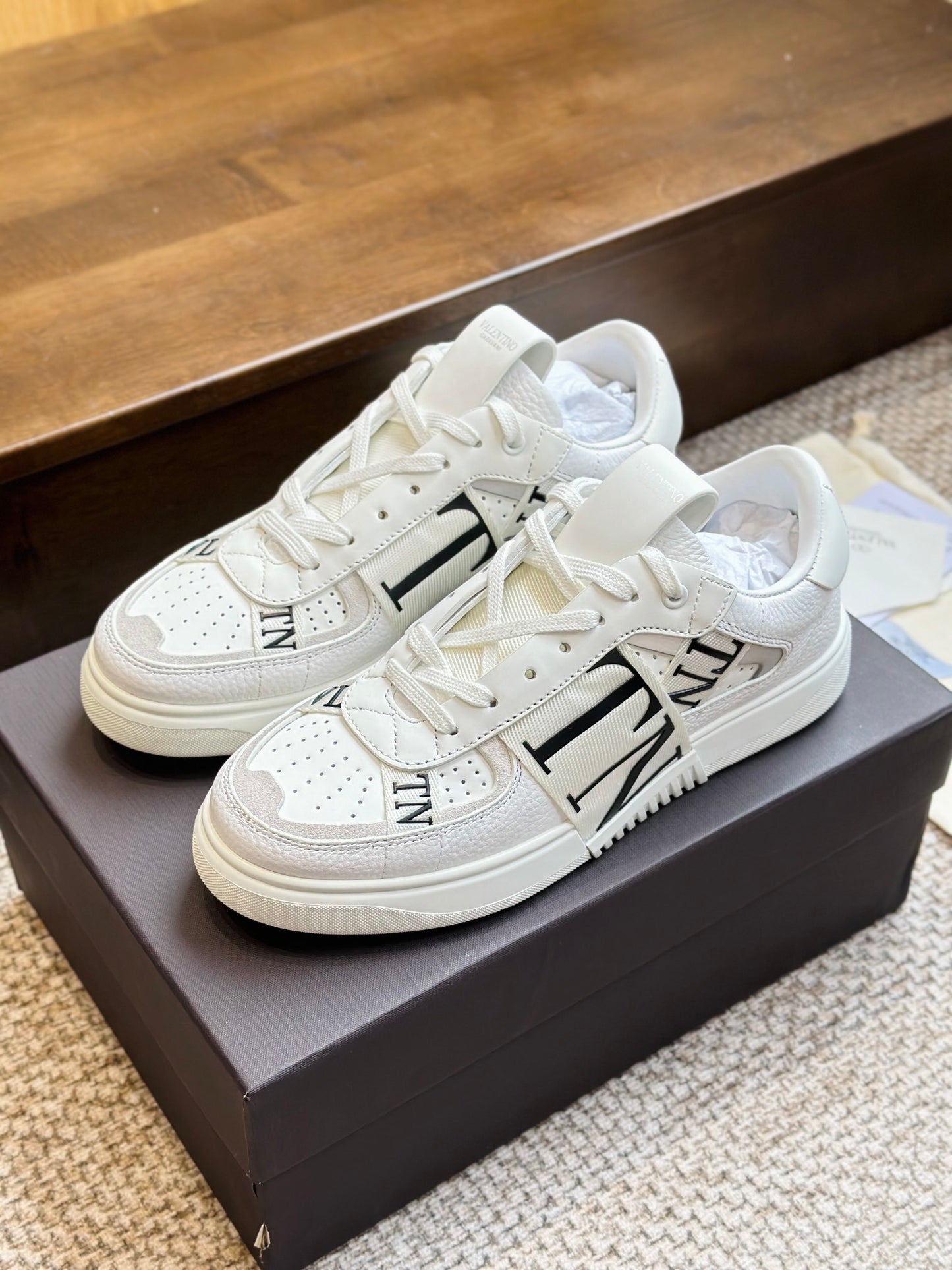 VL7N Sneakers in pelle bianca