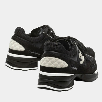 Mixed fiber and black suede trainers