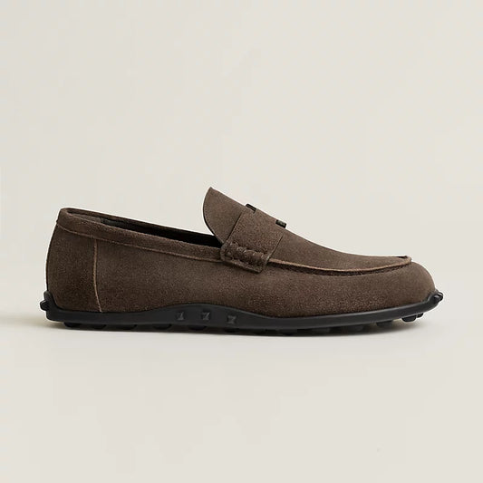 Lazy loafer in suede marrone con fibbia H
