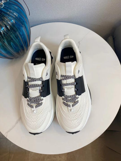 True Act Low Top Sneaker In Mesh Black/ White