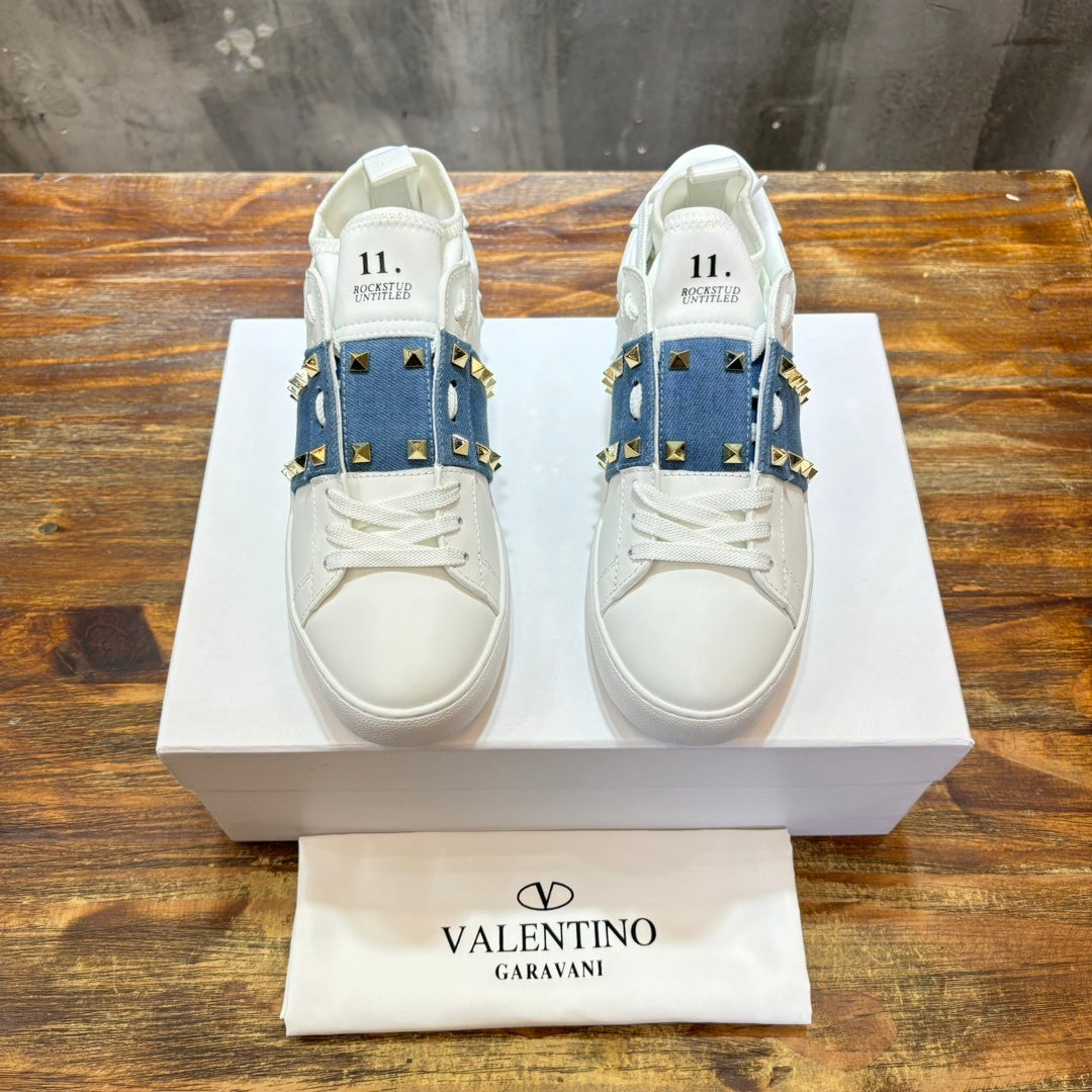 VLTN Rockstud Open leather sneakers in white/blue