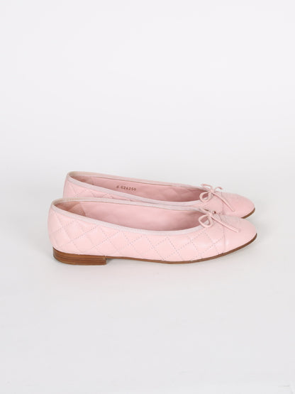 Pink quilted lambskin ballerinas