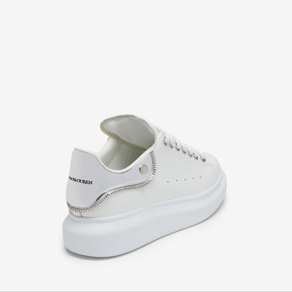 Oversized in white silver