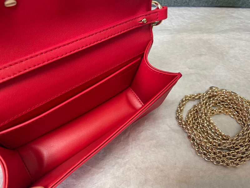 Borsa a tracolla Locò in pelle di vitello Rossa